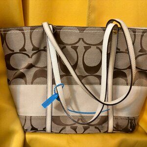 Vintage Authentic COACH Signature Jacquard Beige & White Leather Medium Tote